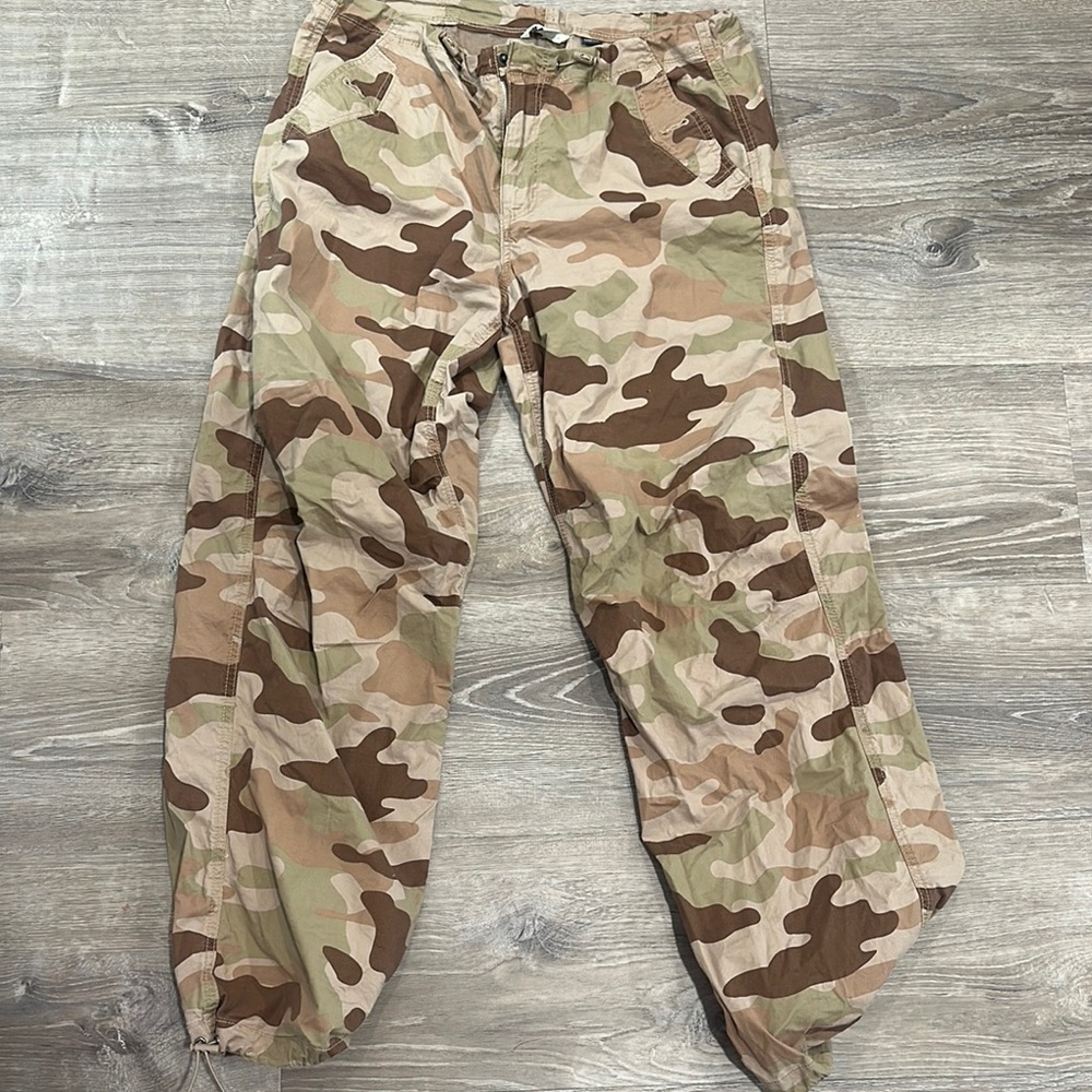 American Eagle Outfitters Beige Camo Cargo Pants